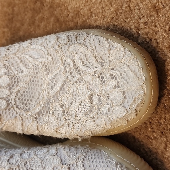 Stella McCartney Embroidered Limited Edition Luxury Sneakers - Picture 4 of 16